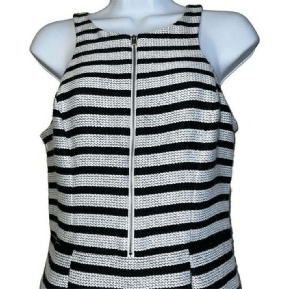 EXPRESS Textured Skater Dress Stripe Mini Quarter Zip Black‎ NWOT  Size 6 - Picture 4 of 7